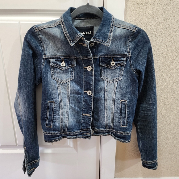 Cropped Jean Jacket - Picture 1 of 2